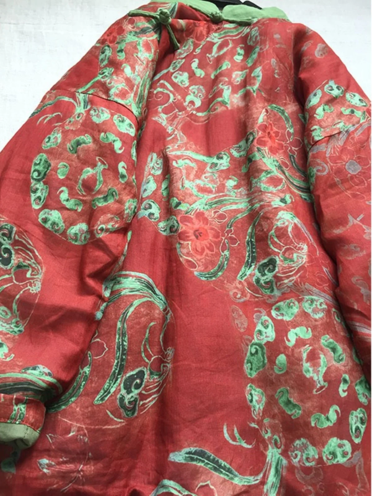 เสื้อโค้ทผ้าลินินผสมฝ้ายสำหรับผู้หญิง ลายปักดอกไม้สไตล์เรโทร ทรงหลวม อุ่นสบาย แขนยาว คอตั้ง เสื้อคลุมฤดูหนาว