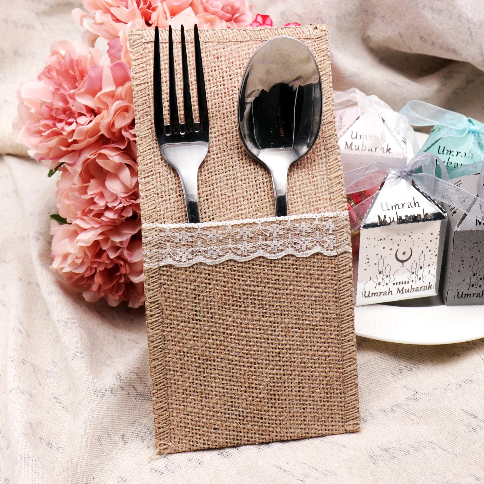 

100pc/lot Jute Hessian Tableware Pouch Pocket Lace Cutlery Knife Fork Holder Rustic for Wedding Decoration Restaurant Home Decor