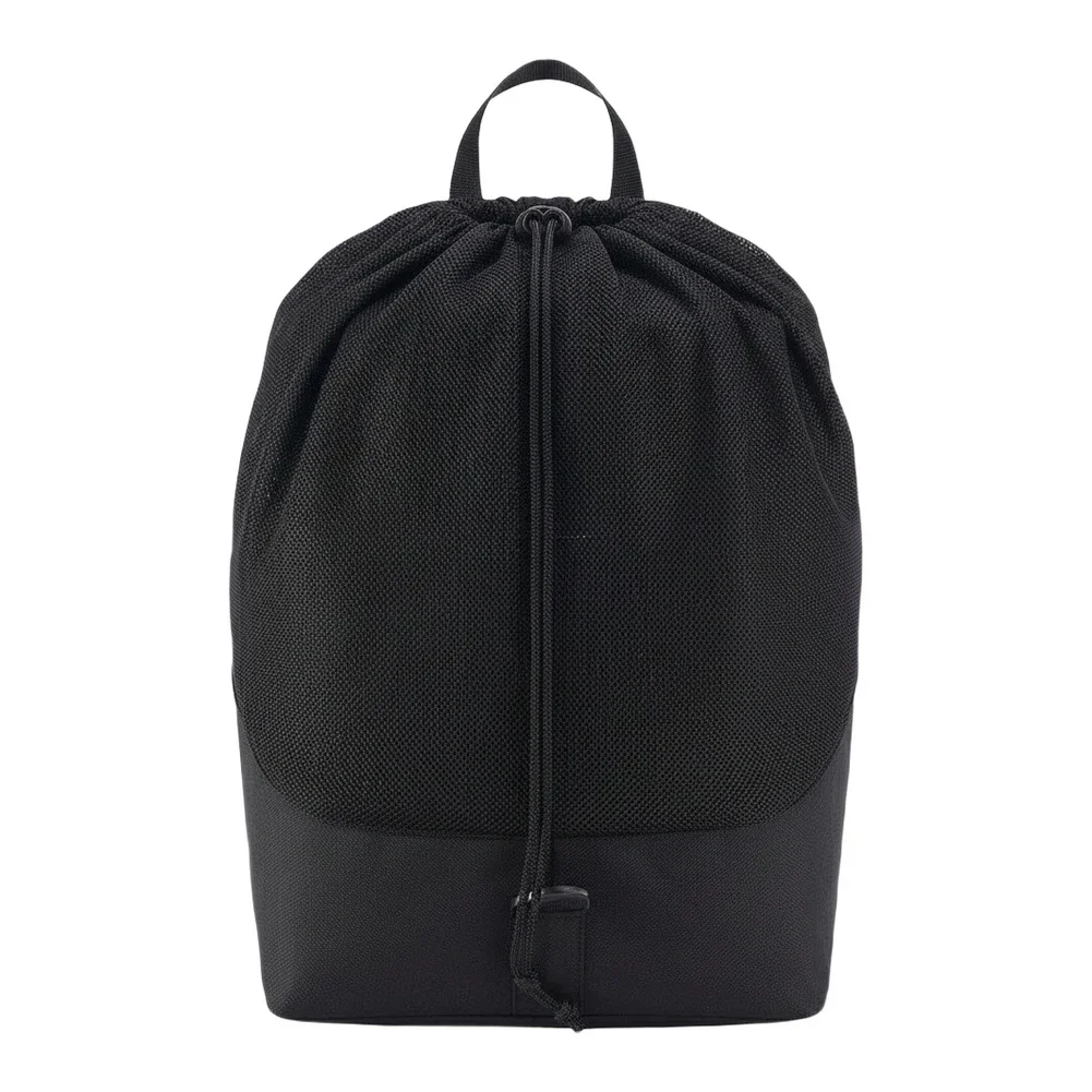 

Рюкзак для лыжных ботинок с дышащей сетчатой тканью, задним карманом на молнии и широким отверстием на шнурке для поездок на лыжах