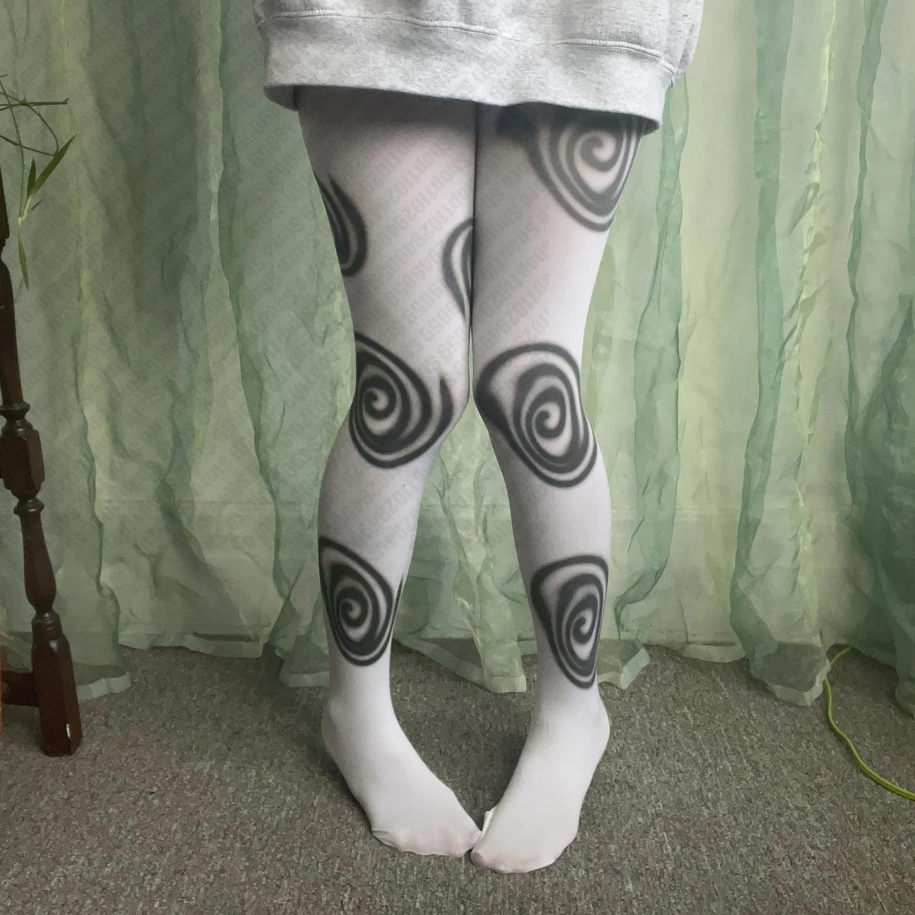Calcetines largos con estampado de cruz de grafiti blanco Harajuku de los años 2000, medias altas hasta el muslo por encima de la rodilla, calcetín bonito estilo Y2K Kawaii Emo Girls