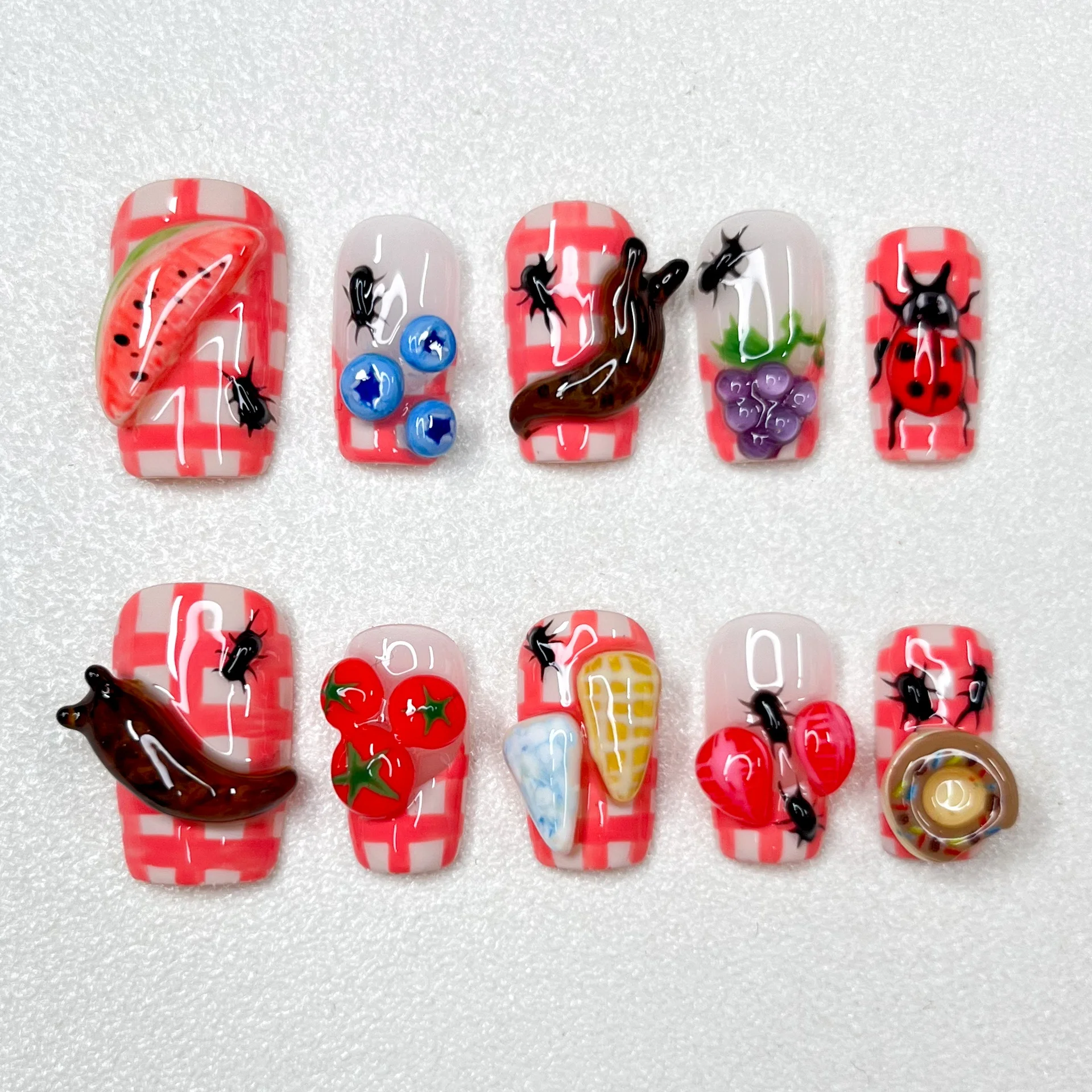 

Short Trapezoidal Fake Nails 3D Relief Fruit Series Mandarin Duck Cute Manicure Press on Nails Summer Party Special