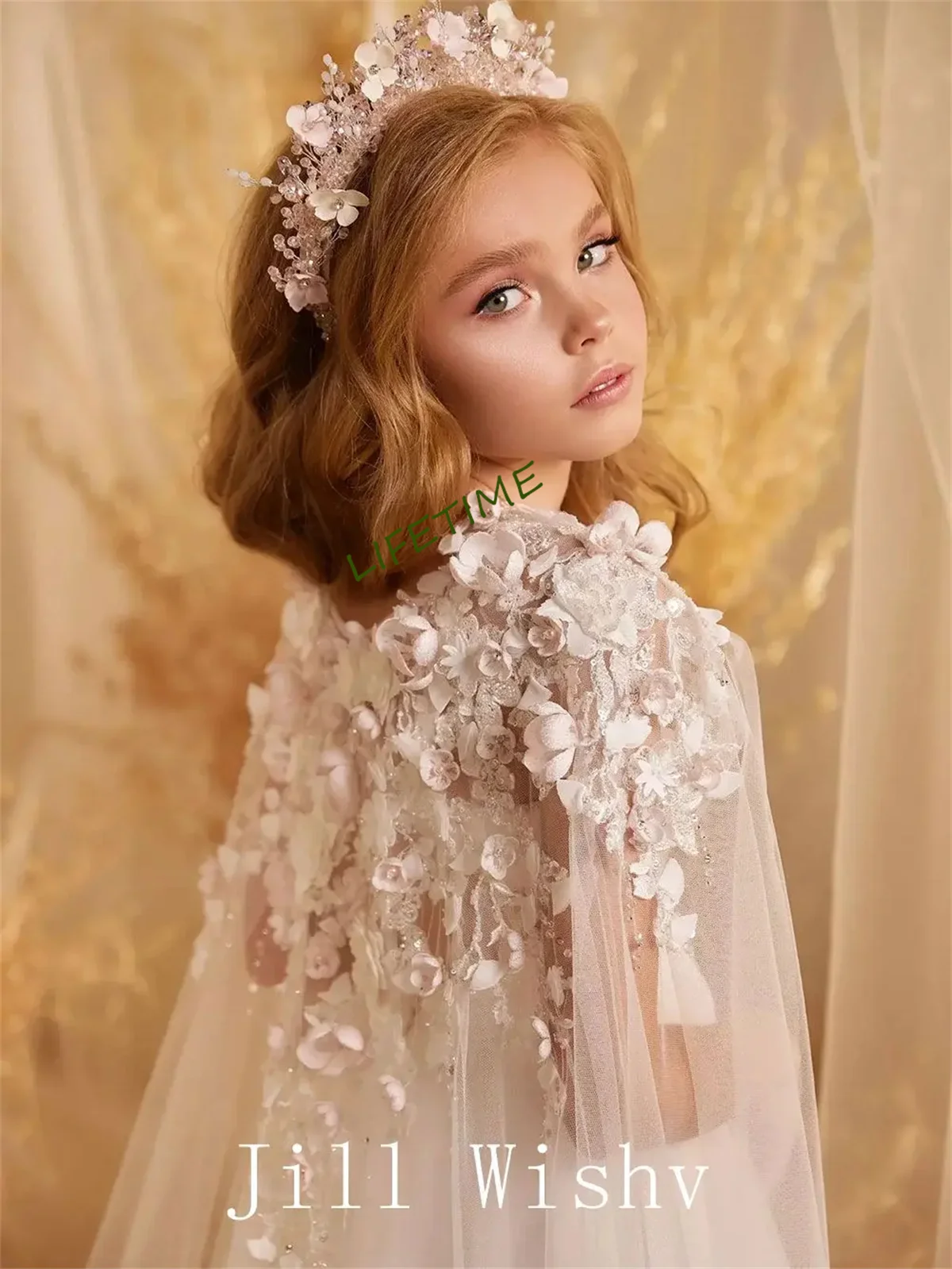 

Luxury Pearl Arabic Girl Dress Applique Beaded with Cape Princess Kids Gowns for Wedding Birthday Communion Party