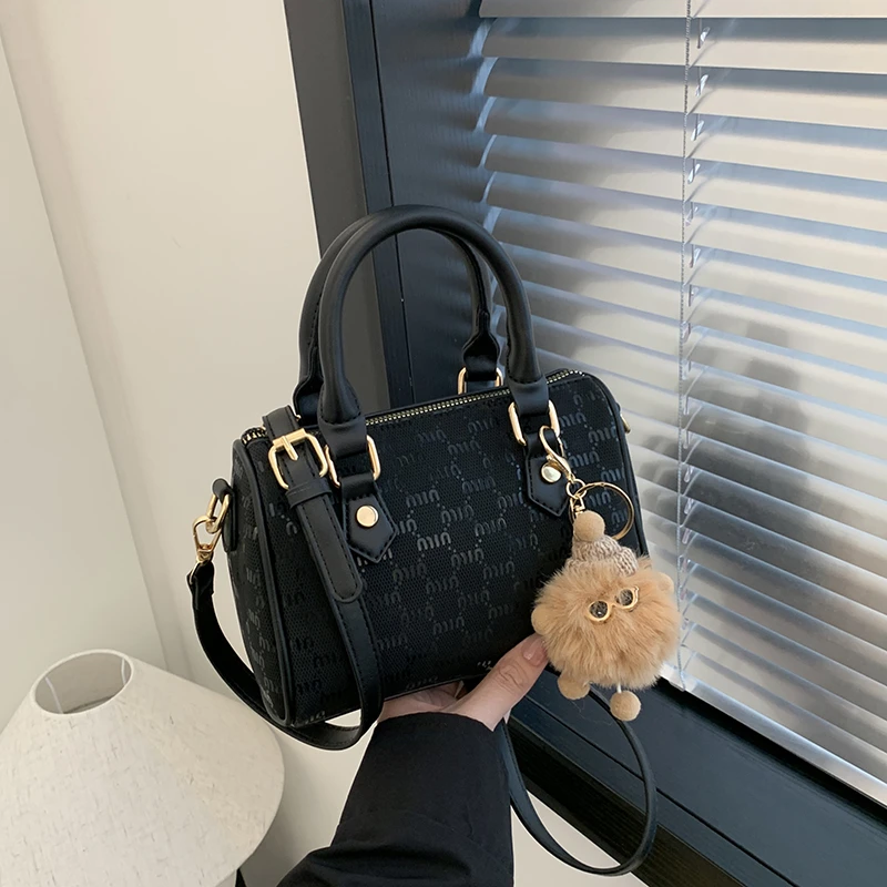 

Luxurious design women's shoulder bag, casual and elegant chain strap crossbody bag, fashionable zipper handbag