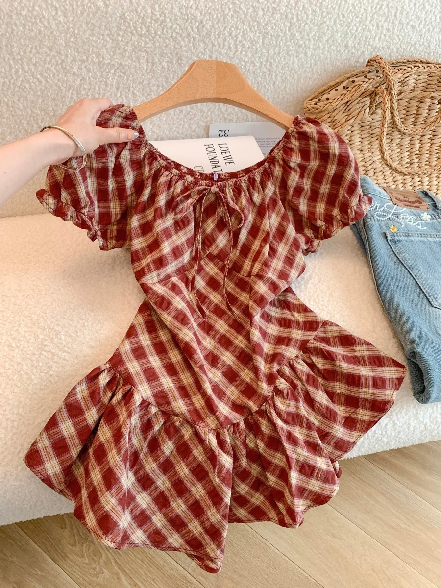 

Sweet and Spicy Checkered Puff Sleeve Top for Women, Summer Romantic Vintage Irregular Hem Design, Square Neck Blouse