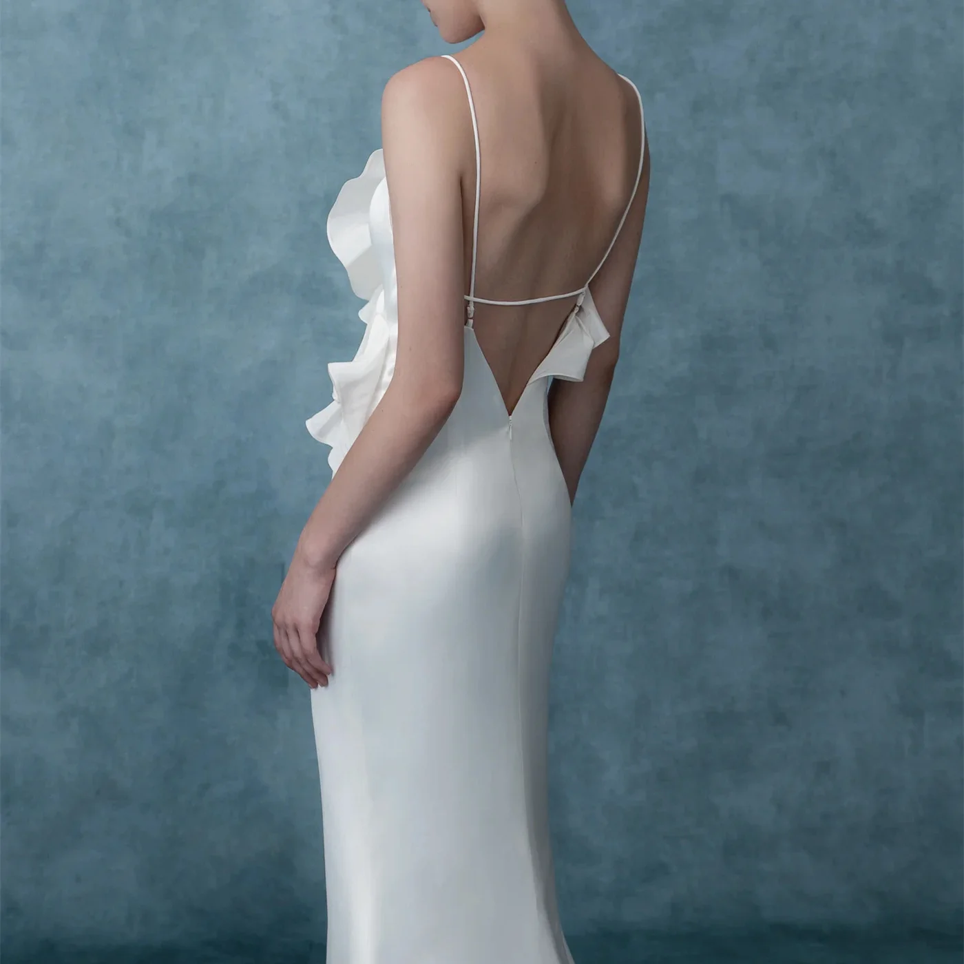 Spaghetti Strap Satin Mermaid Wedding Dress Large Ruffle Appliques Deep V Back Slit Bridal Gown Elegant Simple Wedding Dress