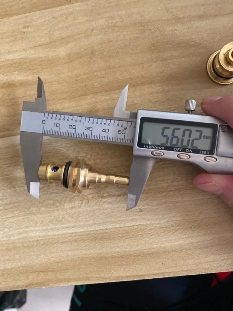 المسمار لبوش سخان مياه