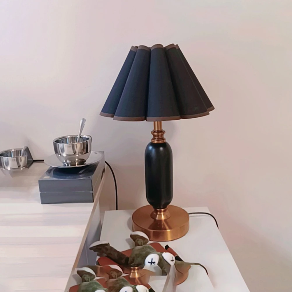 

Folding Cloth Lampshade for Wall Lamp Replacement Exquisite Light Cover Diffuser Simple Decorative Indoor Use Living Room