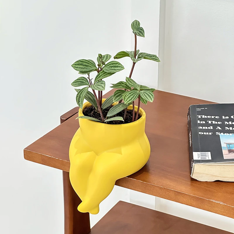 Trendy Abstract Sitting Hip Resin Succulent Planter Multipurpose Pot for Home Balcony Bedroom Desktop Plant Display Ornament