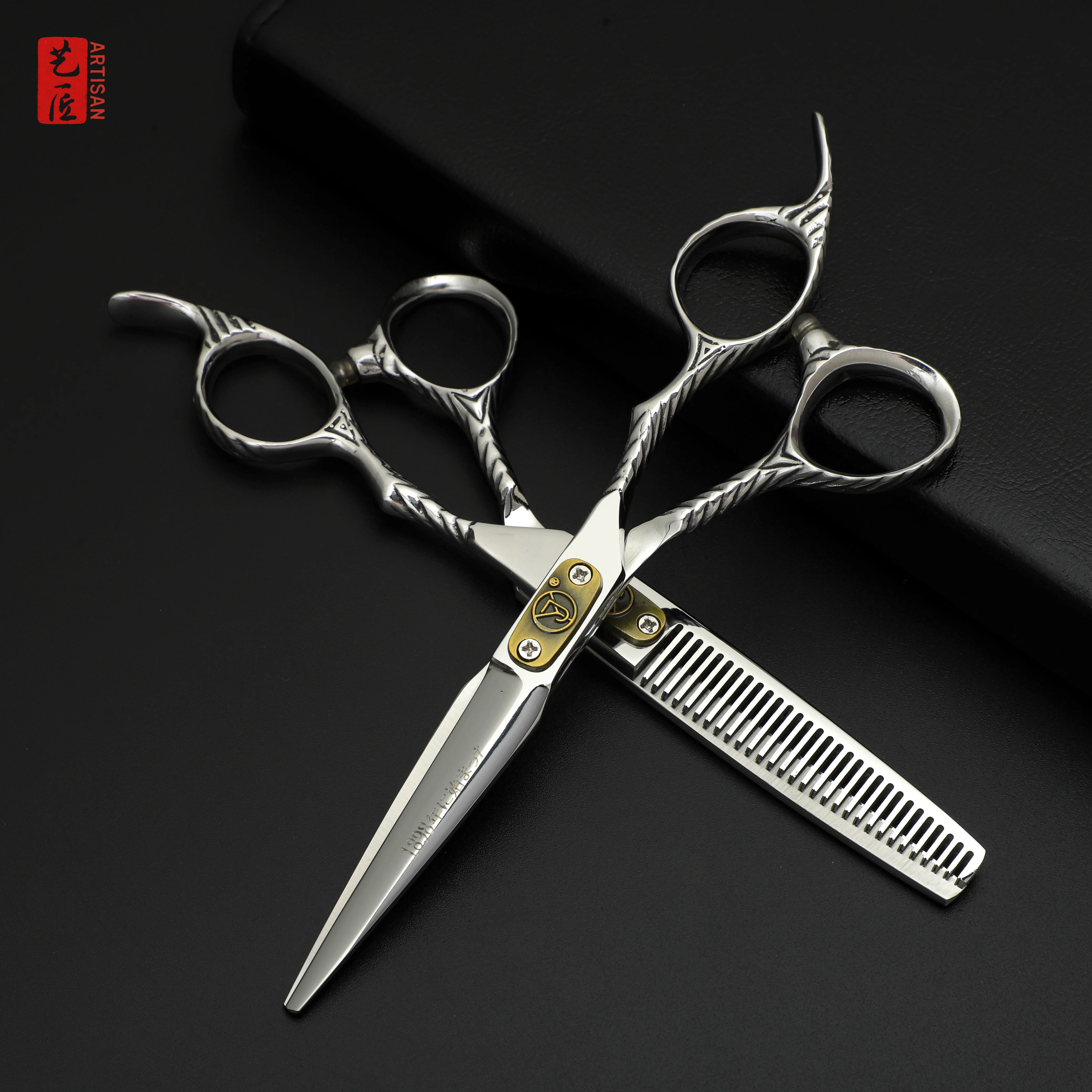 Durable and sharp cutting blades that can maintain sharpness for a long time, with a cover plate design and an ergonomic handle