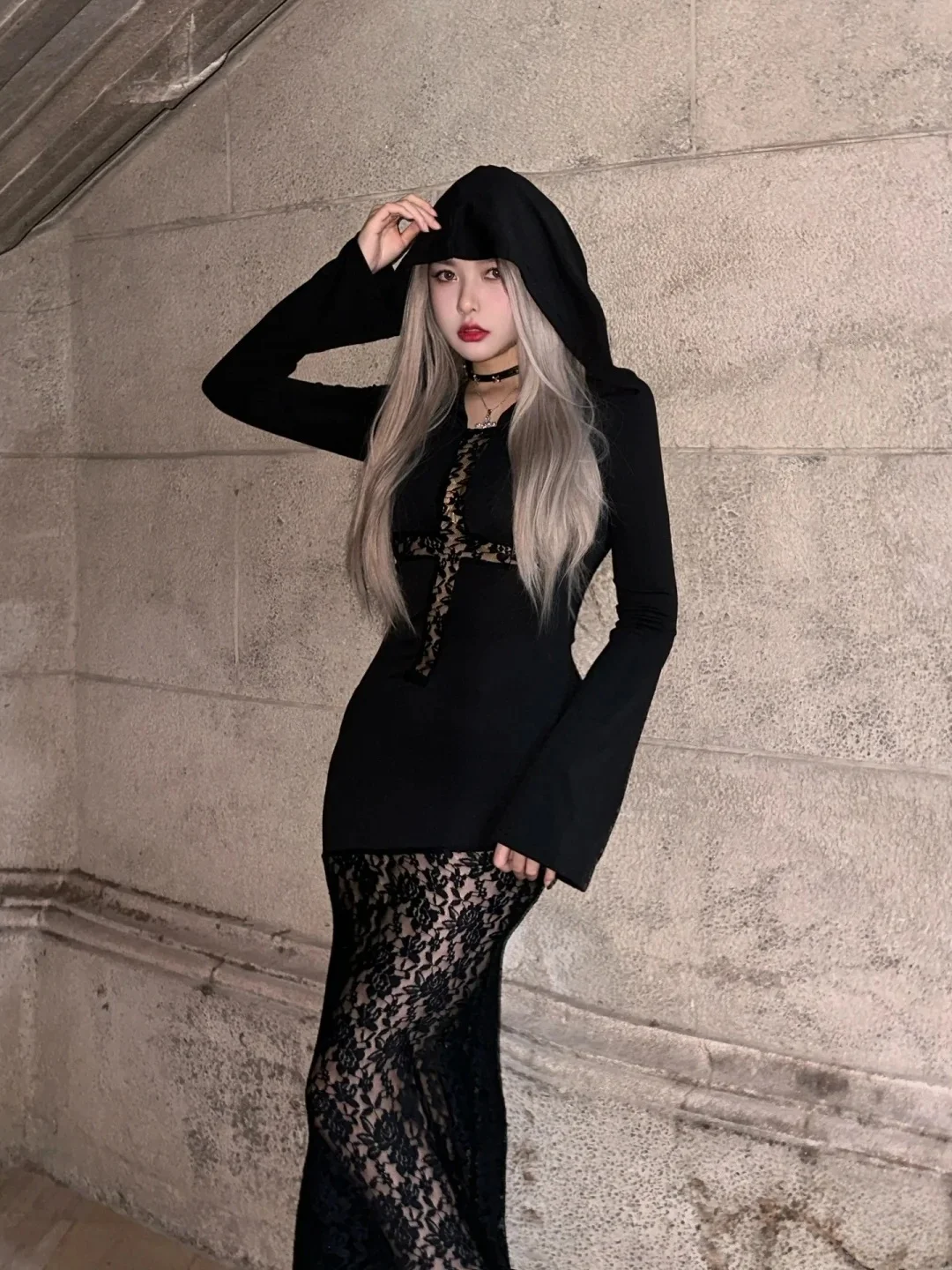 Bruja de Halloween cos gótico encaje negro mangas largas vestidos sexy temperamento chica subcultura cintura alta ajustado vestido con capucha de calle