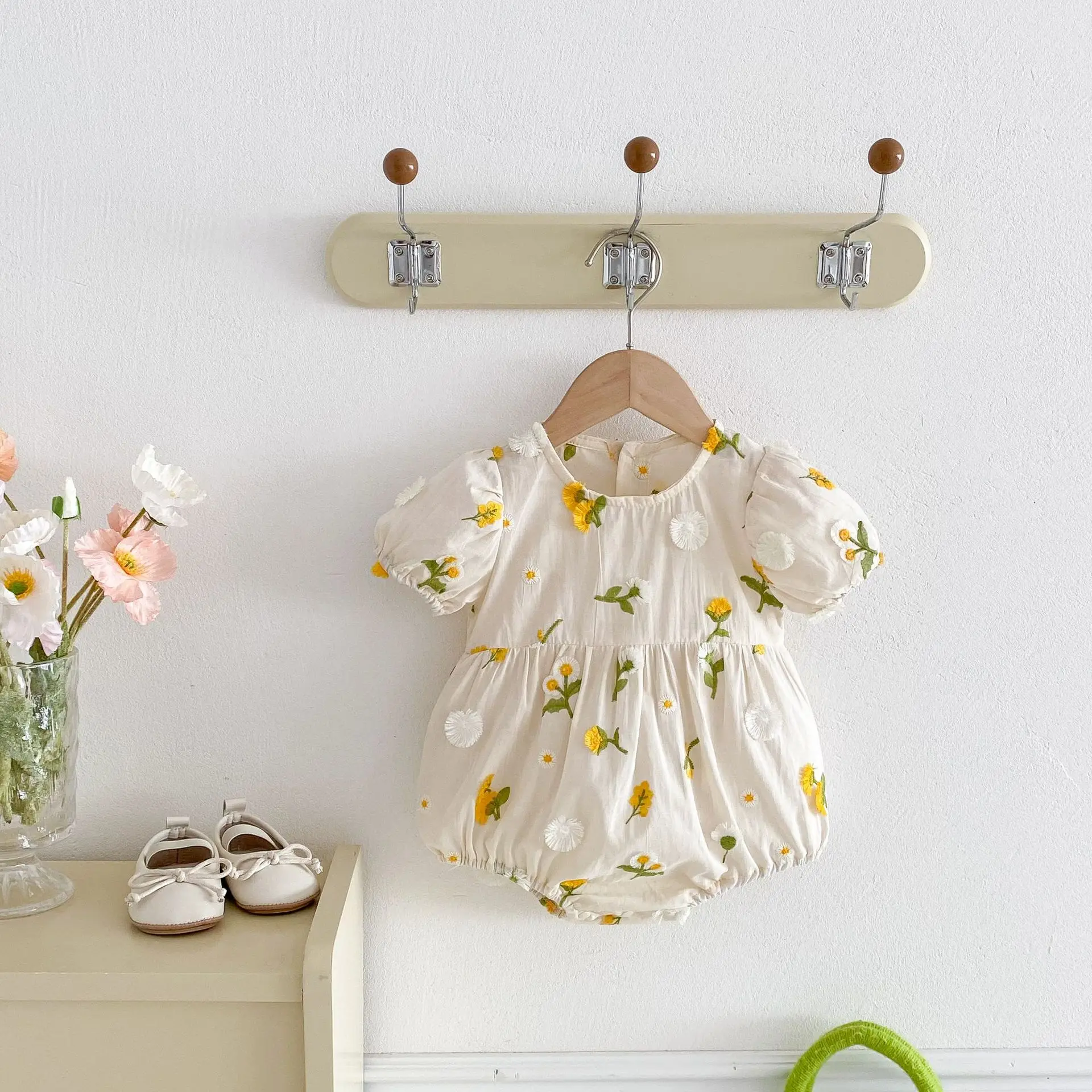 

Baby Girl Clothes Daisy Embroidered Romper Cotton Newborn Puff Sleeve Bodysuit 2026 Summer 0-24M Infant Bubble Onesie