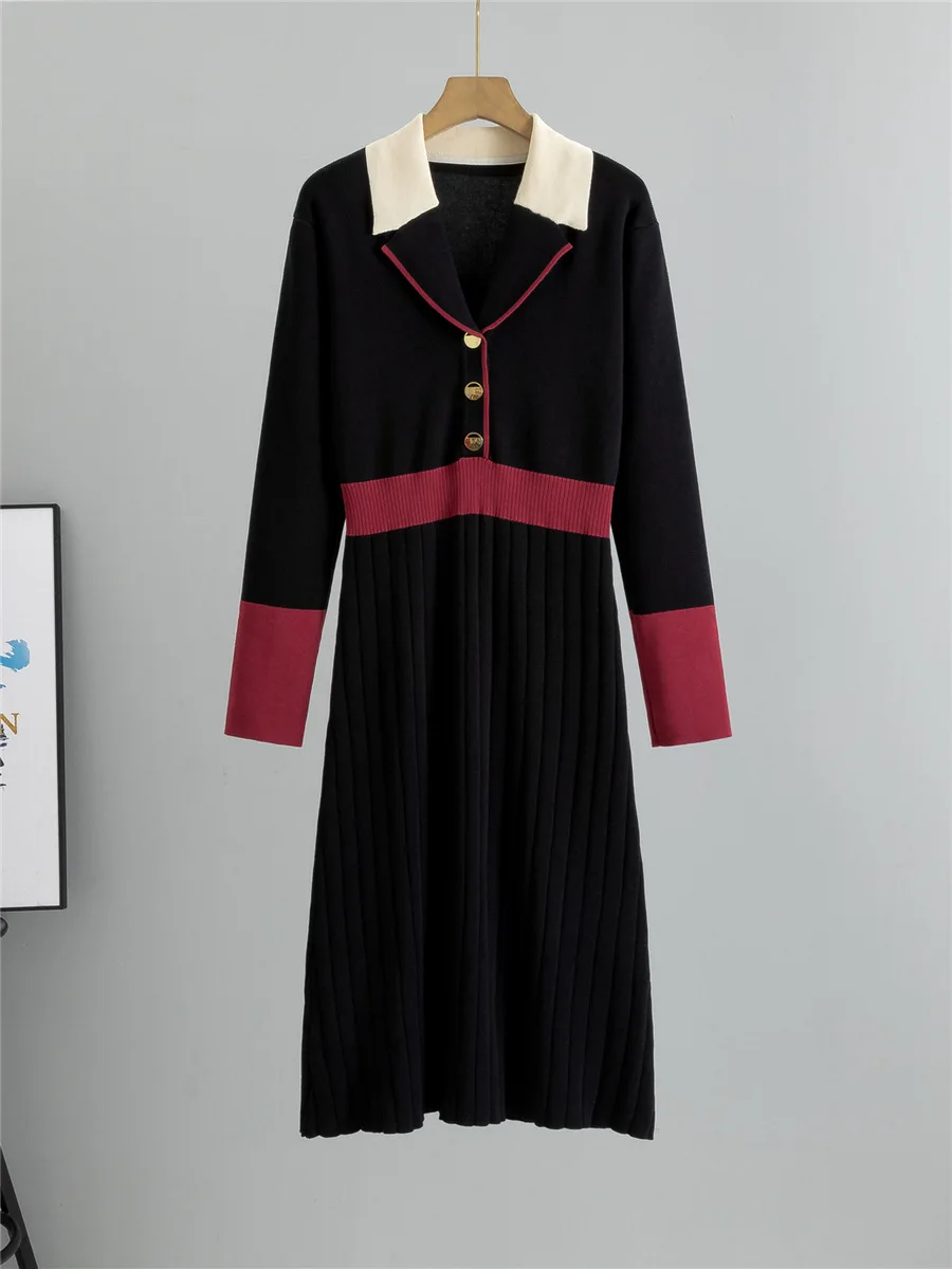 Damska sukienka dzianinowa z kołnierzykiem, dopasowana w talii, w stylu europejskim, nowa kolekcja wiosna-jesień 2025, średniej długości, z kontrastowymi wstawkami kolorystycznymi.