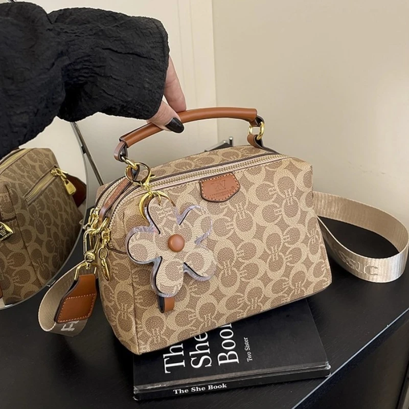 

A High-end Floral Monogram Handbag for Women, A New 2025 Fashionable and Versatile Single-shoulder Crossbody Bag