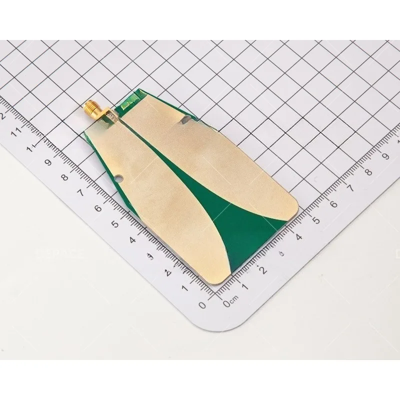 For R120 ultra-wideband directional antenna, 5GHz-13GHz