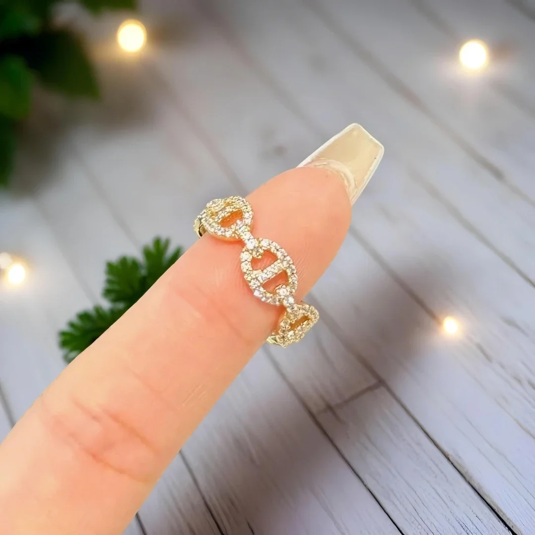 

2025 New Series 925 Sterling Silver Zircon Set Diamond Couple Ring Romantic and Fashionable Silver White Engagement Ring Jewelry