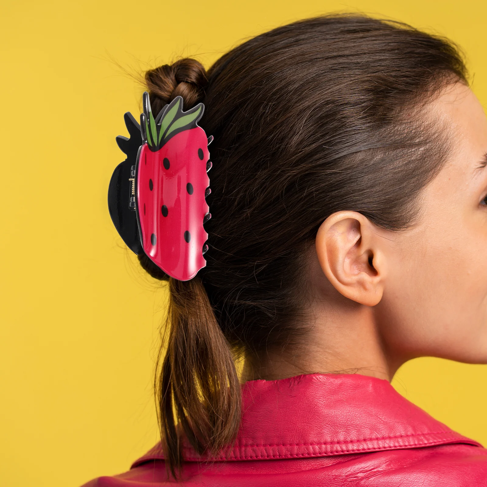 

Fruit Hair Claw Clip Strawberry Style Large Clips for Women Strong Grip Hair Accessory for Daily Party Cooking Use