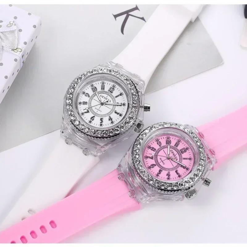 Lichtgevende Quartz Horloge Creatief Strass Horloge Nacht Glow Macaron Horloge Voor Studenten Koppels Siliconen Band Quartz Polshorloges