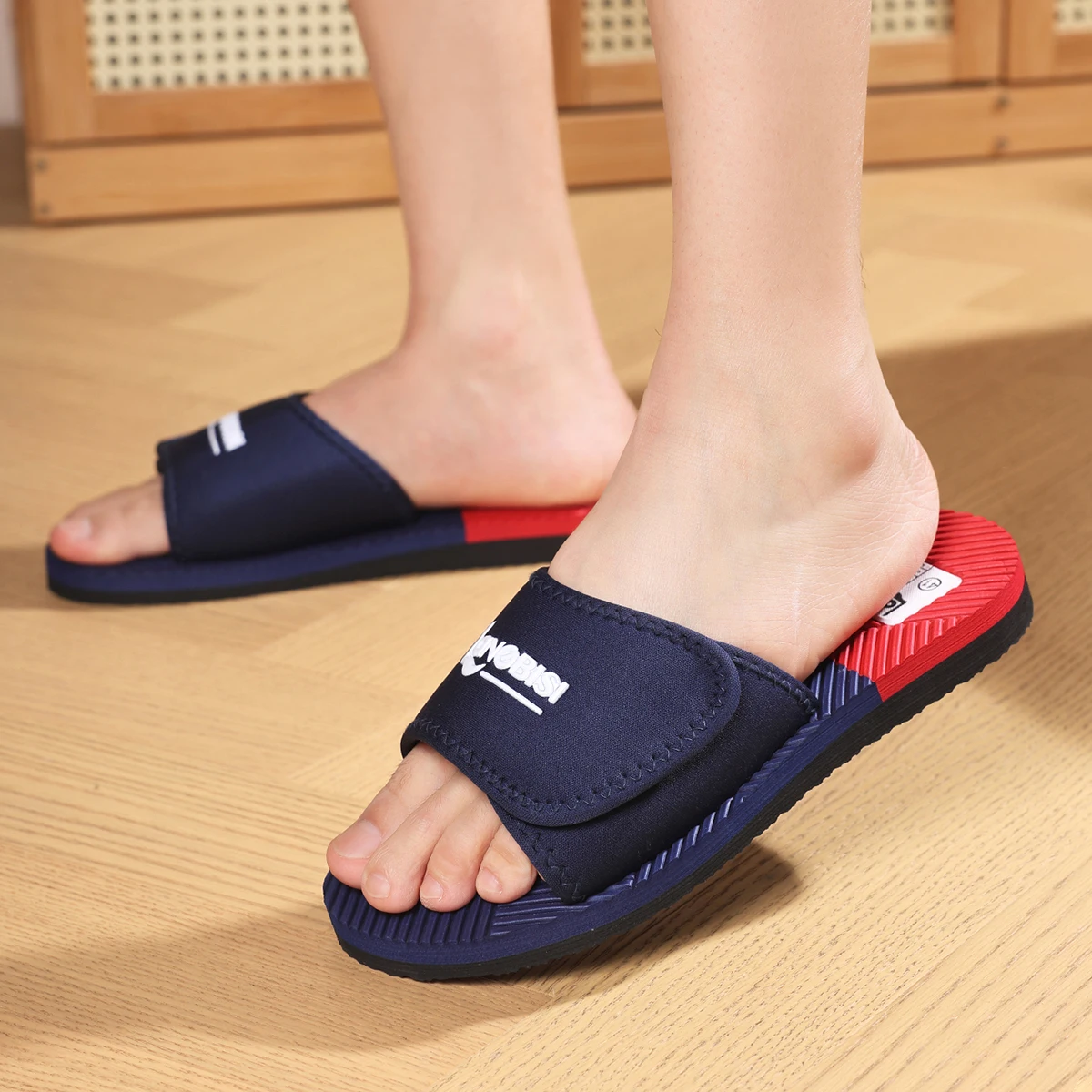 Sommer-Outdoor-Hausschuhe für Herren und Teenager, modisch und vielseitig, sportlich und lässig, rutschfeste Outdoor-Sandalen, verstellbar und locker sitzend, Slip-On-Sandalen – Detail 8