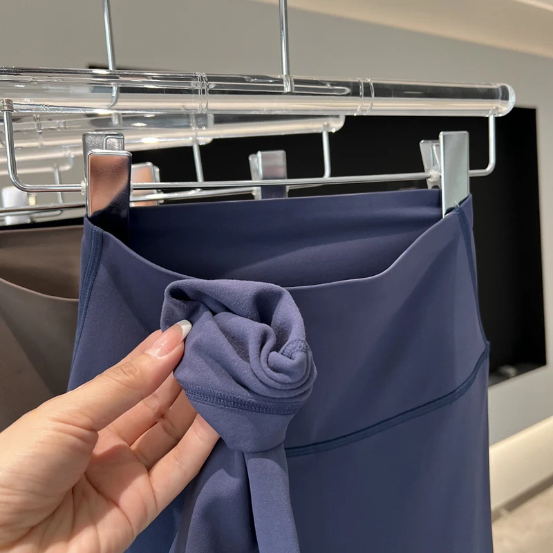 Modische Herbst-Winter-Damen-Fleece-Yogahose mit hoher Taille, Hüftlift, bequem, schmal geschnitten, für Laufen, Fitness, Freizeit und Radfahren. – Detail 4