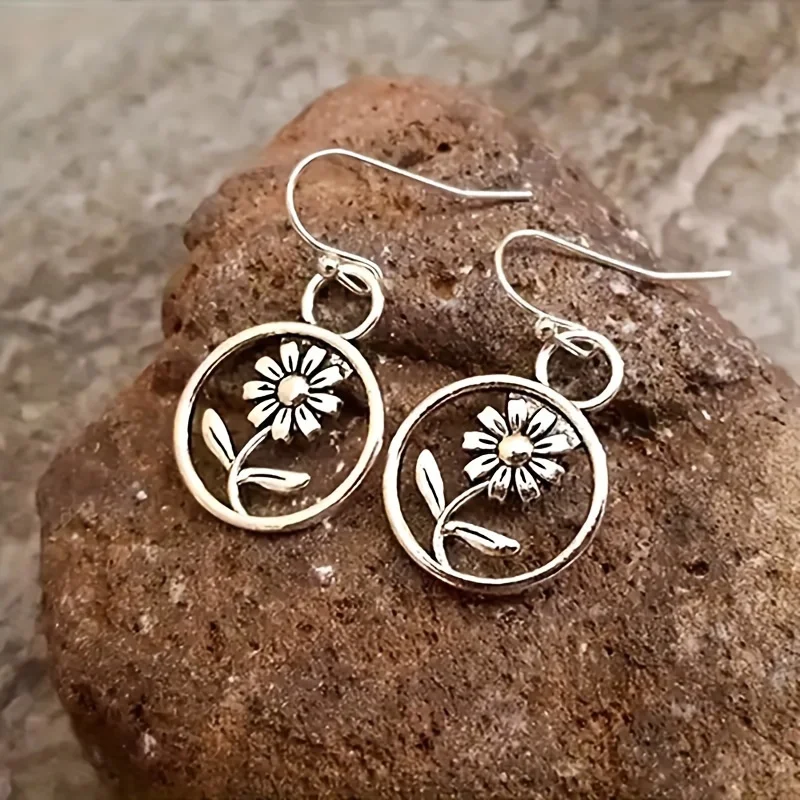 

Bohemian Style Flower Pendant Earrings