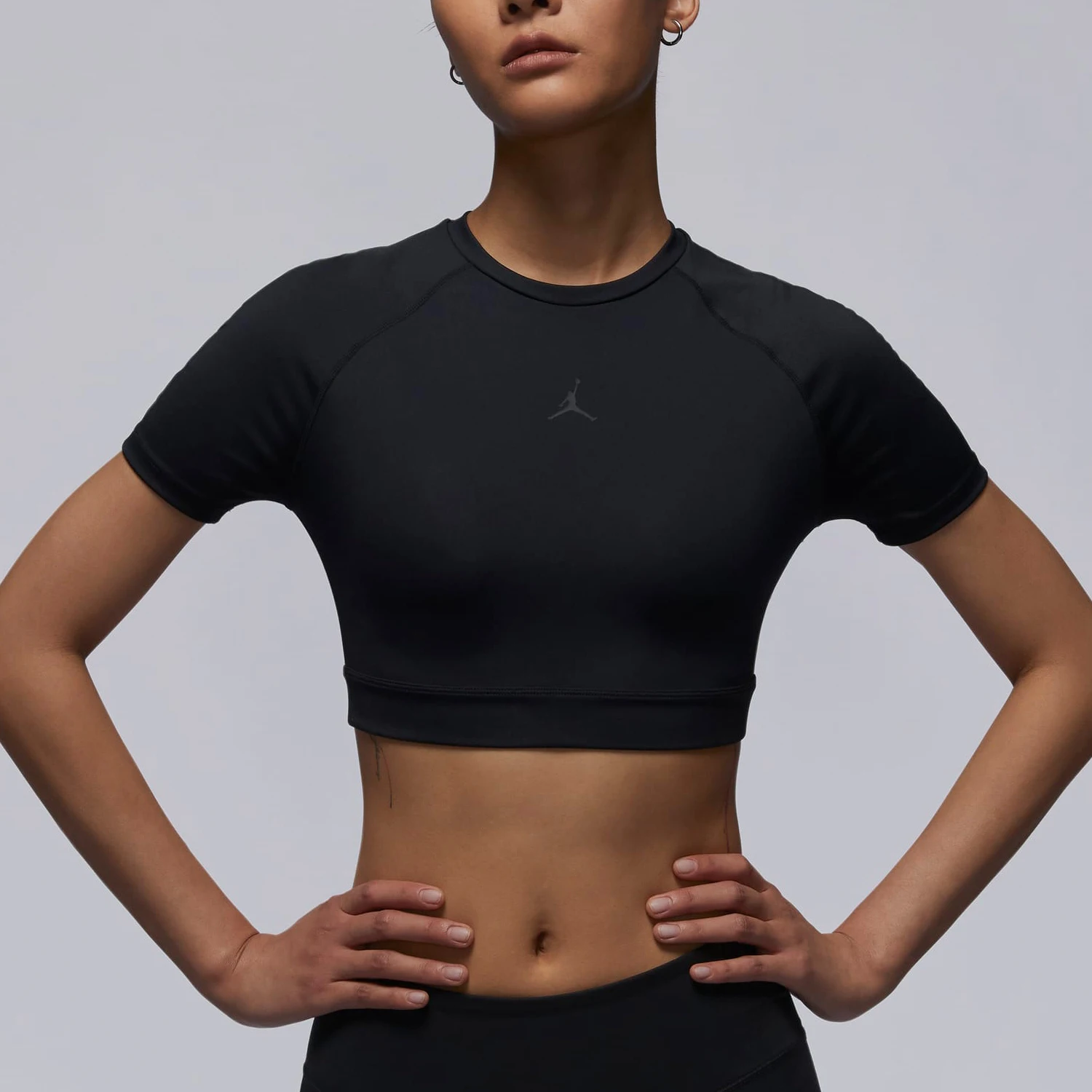 

Nike Official Genuine Jordan Women's Simple Round Neck Short Sleeve T-Shirt FV6928-010