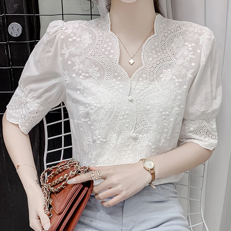 Moda mujer Blusa de encaje de manga corta verano bordado fino ahueca hacia fuera camisas blancas elegantes Vintage Casual Tops Blusas