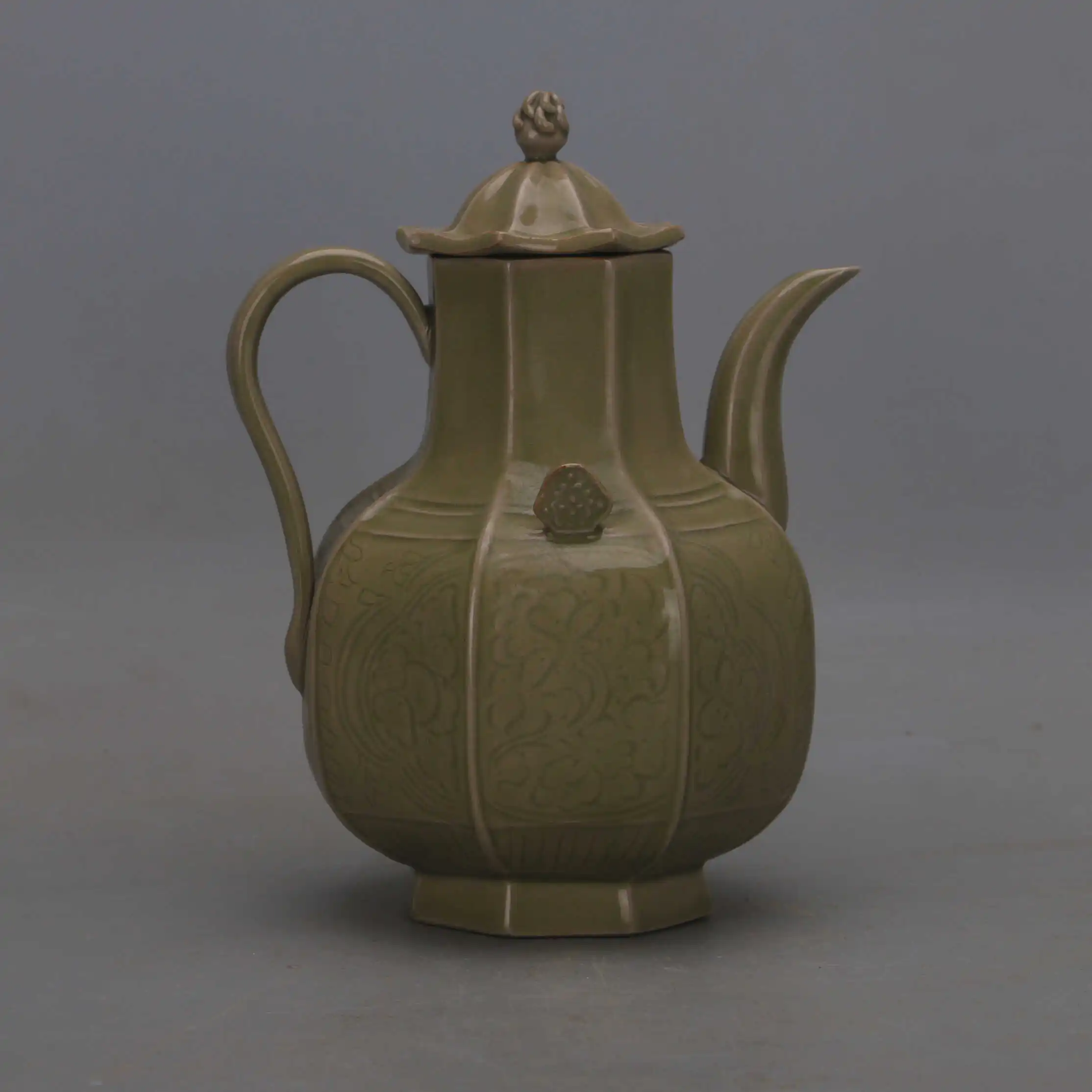 Tang Dynasty Yue Kiln Mi Se Celadon Eight Lobed Ewer With Lid Replica Home Decor Tea Set