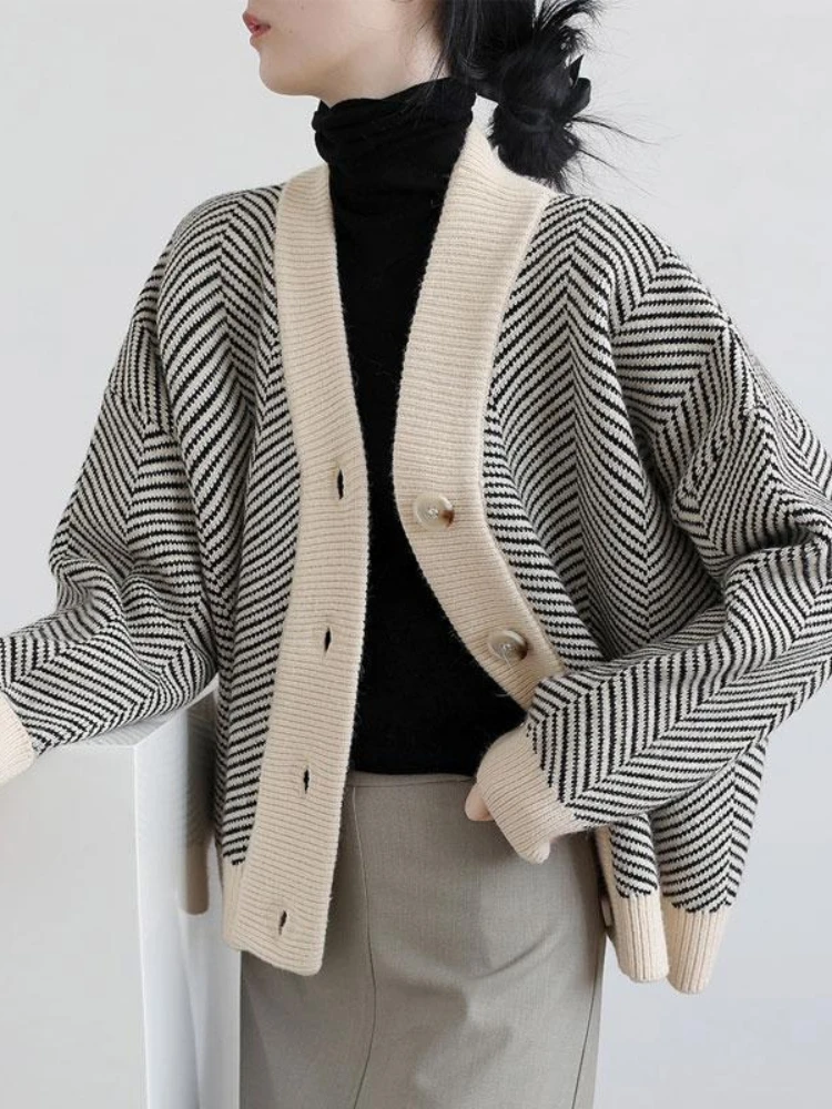 Knitted Sweater Woman Striped Loose Outerwear Warm Winter 2024 Cardigan for Women Elegant Jackets Light Vintage Youth Aesthetic