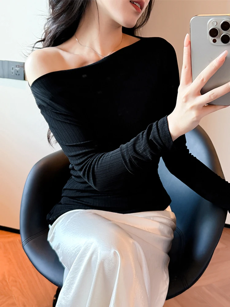 Sexy Side Slit Long Sve Women's T-irt Formfitting oulder Bared Creative Pattern Pure Color Folded Hemline Chinese Design