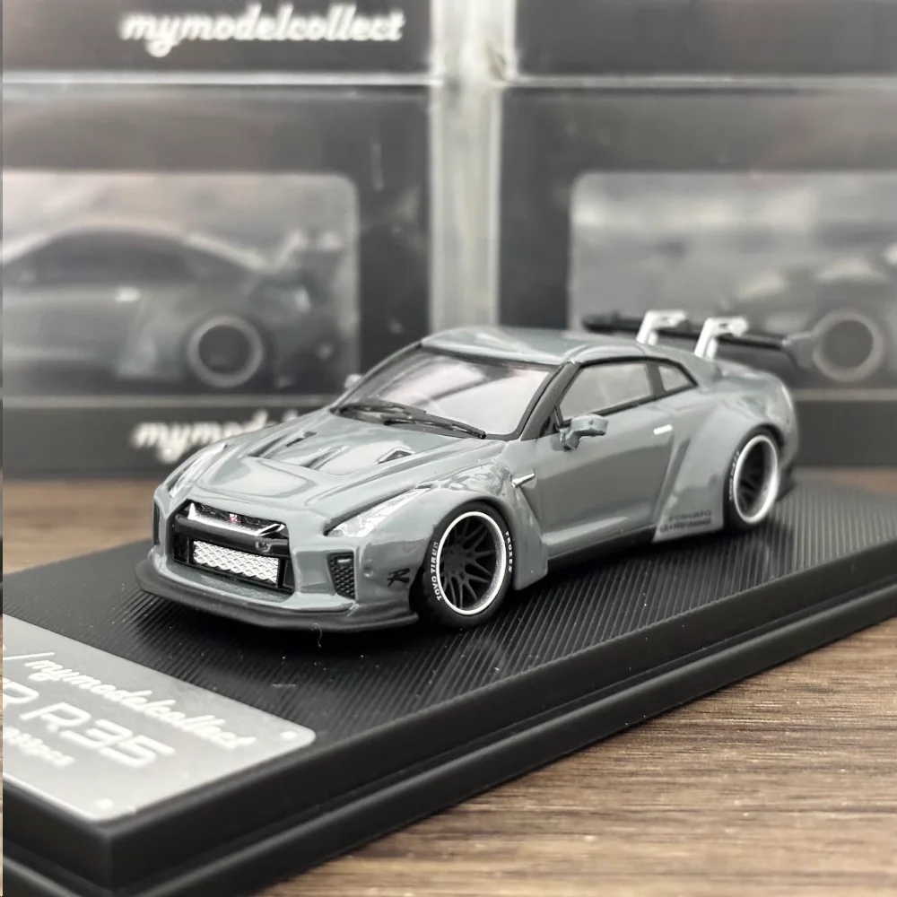 

MC 1/64 R35 Grey Collection Gift Scale Model Car