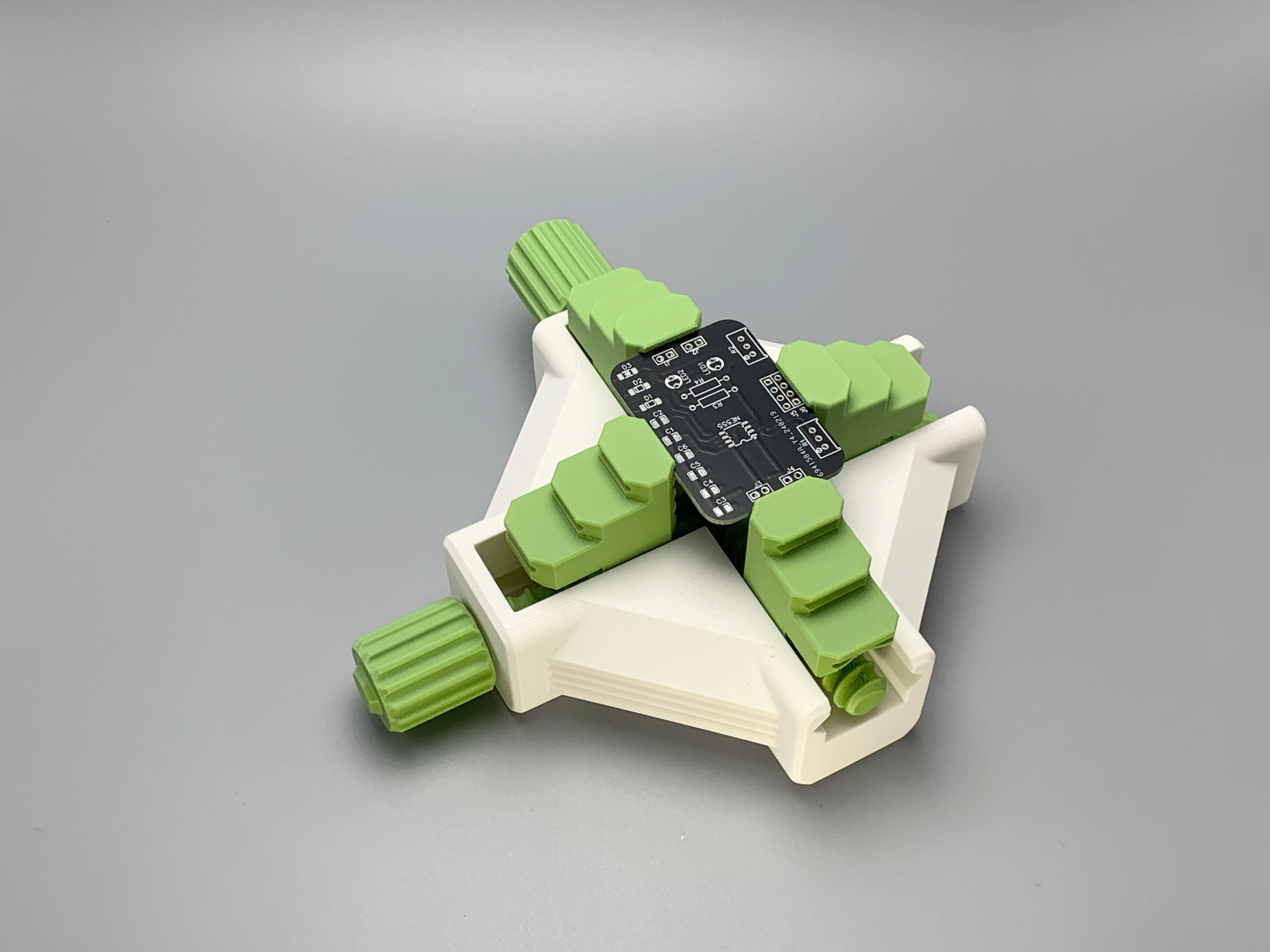 PCB chuck fixture - multifunctional pliers