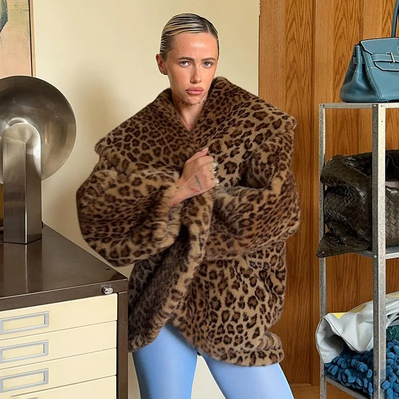

Tornova Ретро леопардовая пушистая куртка большого размера с лацканами, женское теплое пальто с длинными рукавами и принтом, осенне-зимнее новое офисное женское пальто