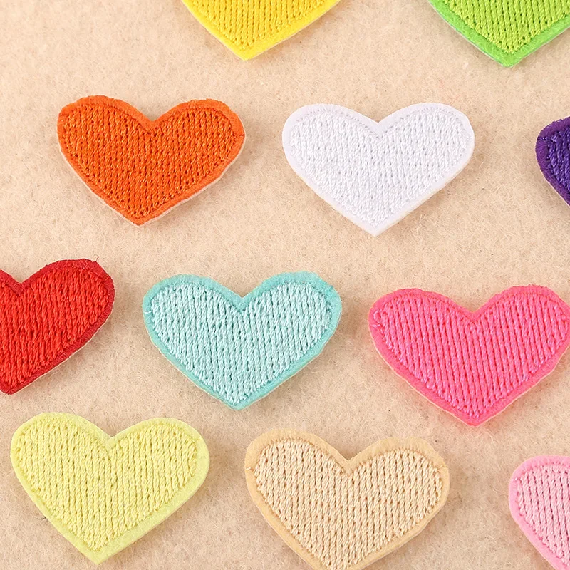 200pcs/Lot Small Embroidery Patch Love Heart Shirt Dress Bag Hat Underwear Clothing Decoration Accessory Craft Diy Applique