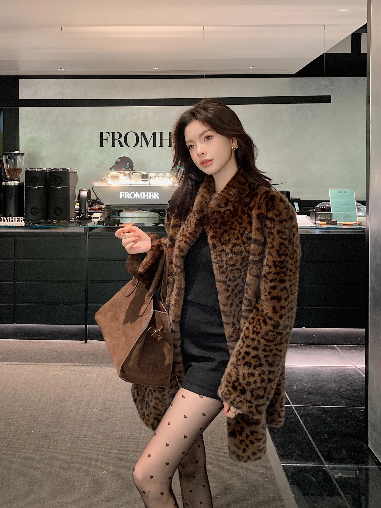 

Love Leopard Fur Coat Women's Winter Plu Overcoat New Sle Leopard Print Fur Simulation Eco-friendly Medium-Length