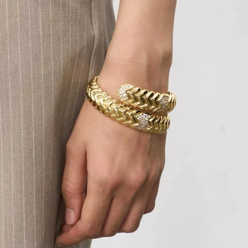 

Винтажные змеевидные браслеты для женщин, двухслойные, с инкрустацией бриллиантами, преувеличенный браслет, ювелирные аксессуары, подарок