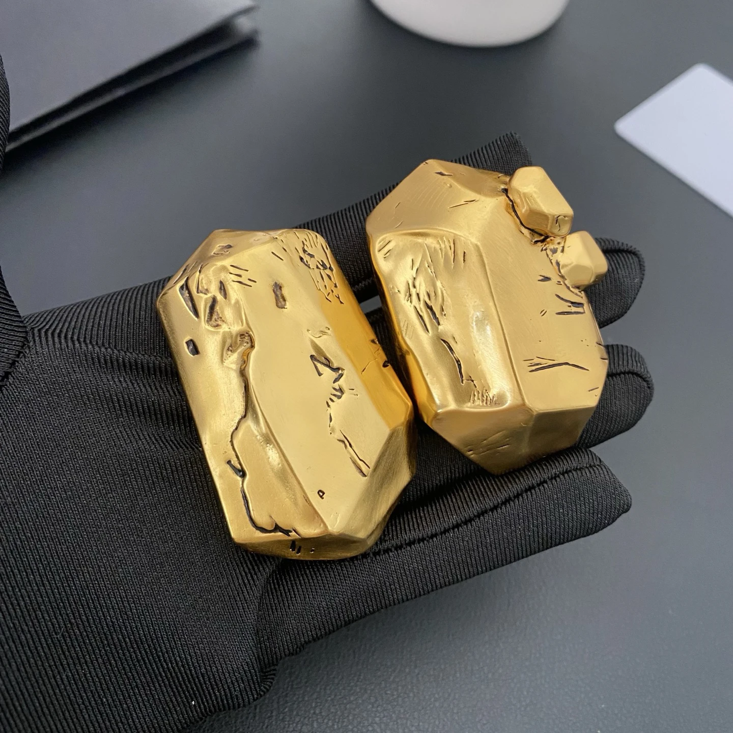 

Европейские высококачественные асимметричные индивидуальные серьги-клипсы с уникальным дизайном, женские популярные ювелирные изделия