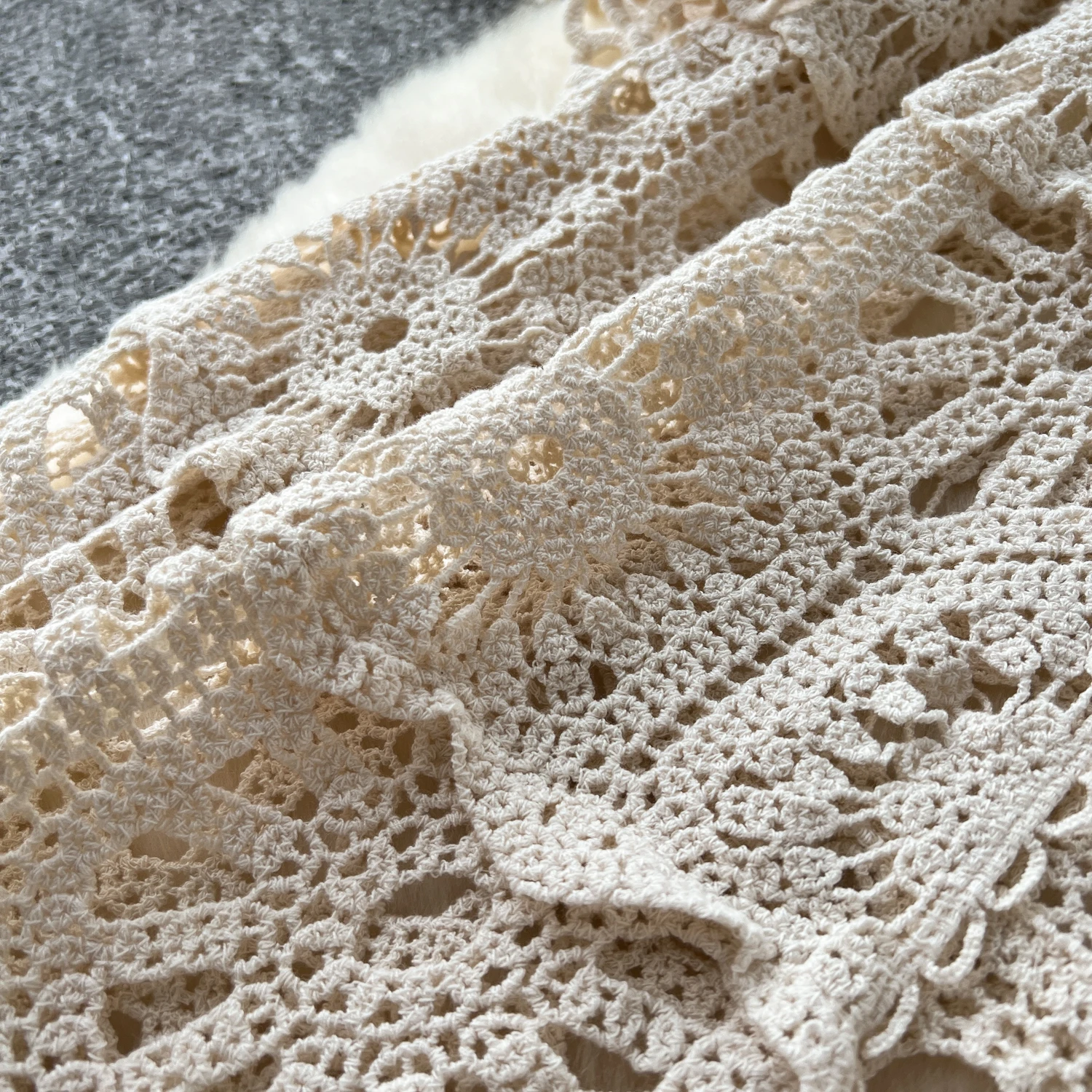 2025年春夏ビーチバケーション用、女性向けボヘミアンケープ風ロング丈日焼け止めニットカーディガン