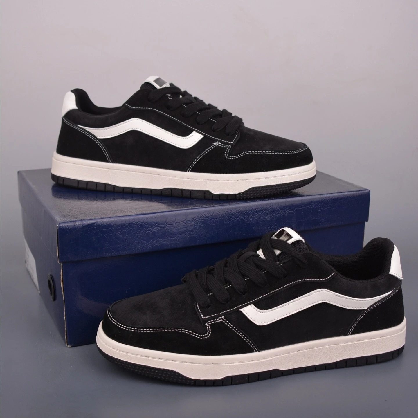 

Черные контрастные замшевые повседневные кроссовки - мужская модная качественная повседневная обувь на шнуровке с низким берцем DAO