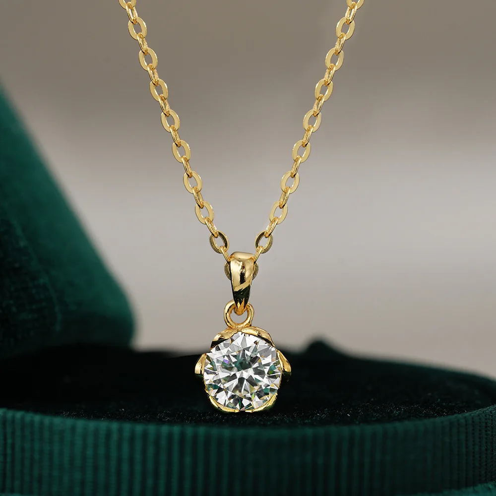 

Lotus Pendant Collarbone Chain for Women, 18K Gold Moissanite Necklace, Fashionable Platinum PT950 Diamond Collarbone Chain