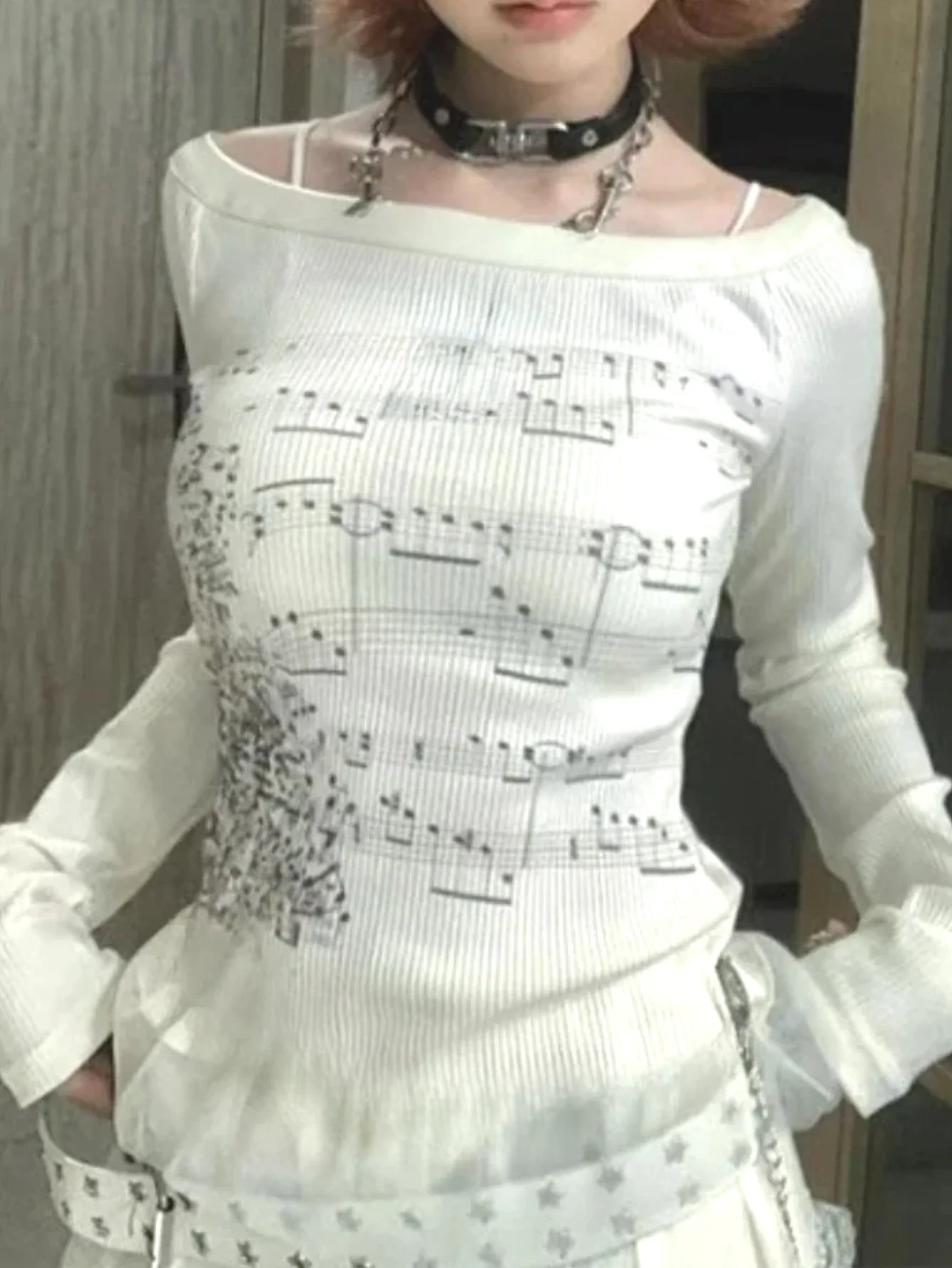 Camiseta de manga larga con estampado de notas musicales para mujer, camiseta informal de estilo coreano con cuello redondo, ropa de calle, camiseta estética Harajuku