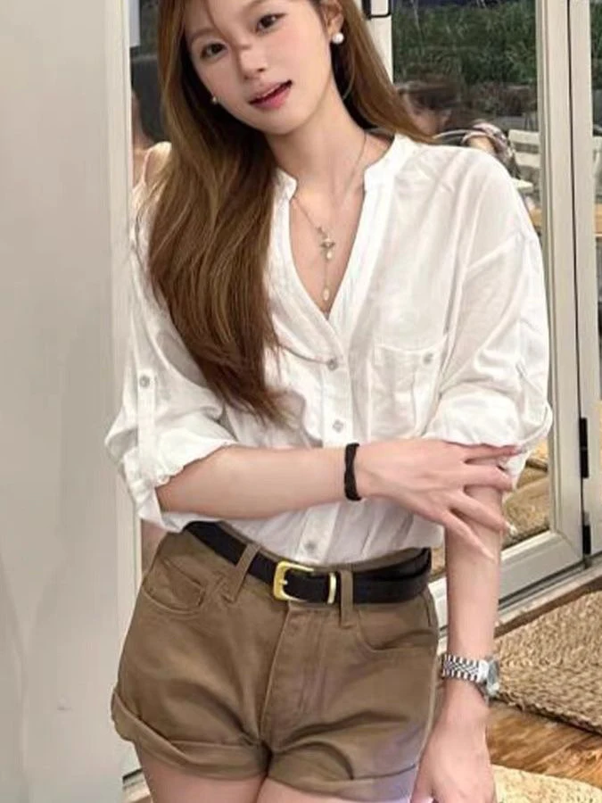 

Women's Lightweight Long Sleeve V-Neck White Sun Protection Shirt Outerwear Luxury Feel Top for Autumn Season New Arrival