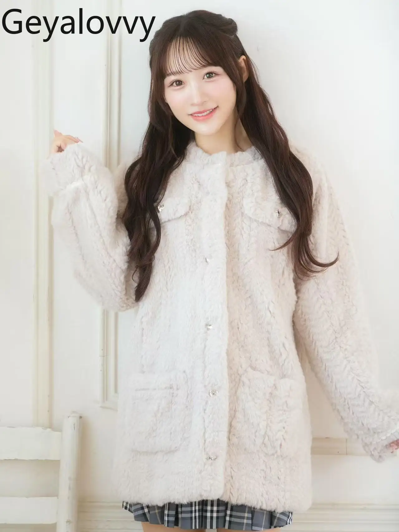 

Japanese Style Mid-length Coats Sweet Heart Button Plush Loose Versatile Warm Coat Fashion 2025 New Winter Women's Overcoat