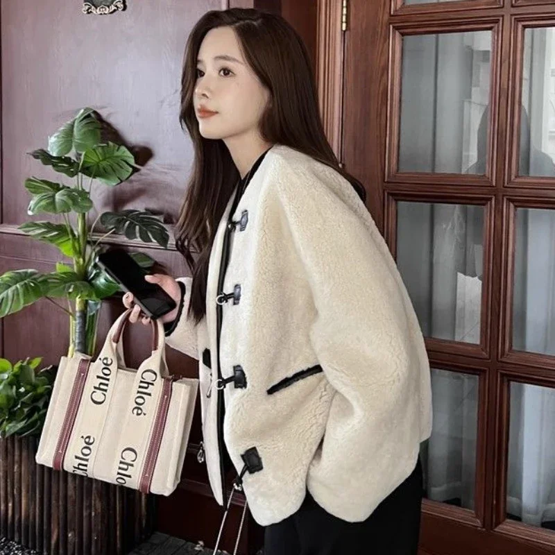 2025 Spring Women Fashion Imitation Fur Coat Thicken Warm Short Lambs Wool Outwear Stylish Loose Large Size All-Match Outcoat