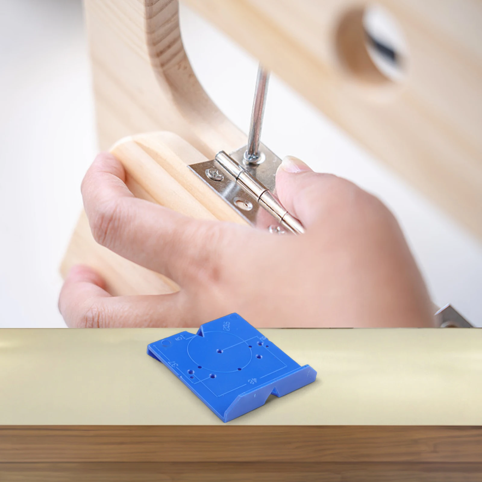 

Локатор отверстий Направляющая для сверла петли Синий шаблон Приспособление Линейка для позиционирования шарниров Расточные двери Установка позиционирования