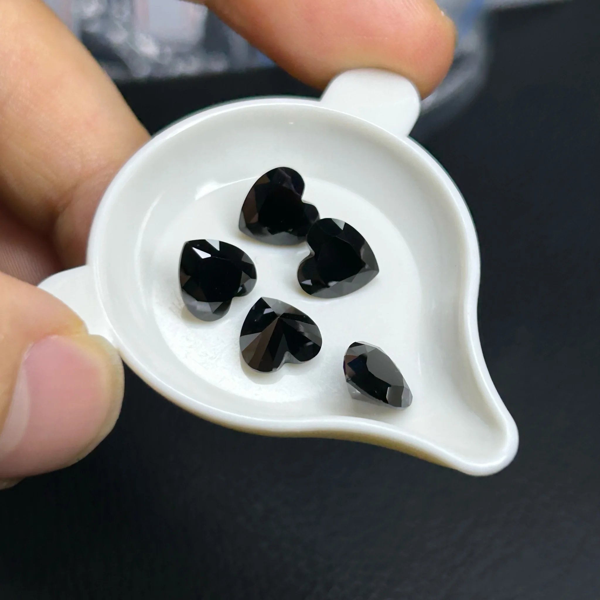 

Heart Cut Natural Black Spinel Stone Spinel Loose Gemstones For Jewelry Making