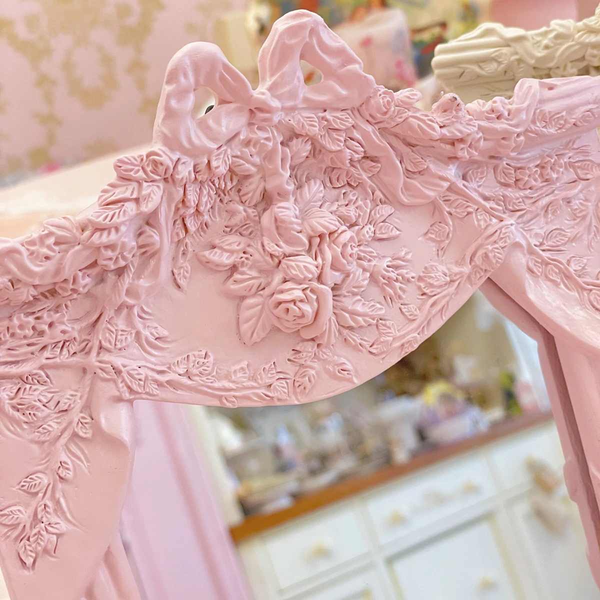 1Pc Creative bow Mirror Desktop Cosmetic Mirror Bathroom Mirror Decorative Waved Vintage Pink Mirror Home Decor