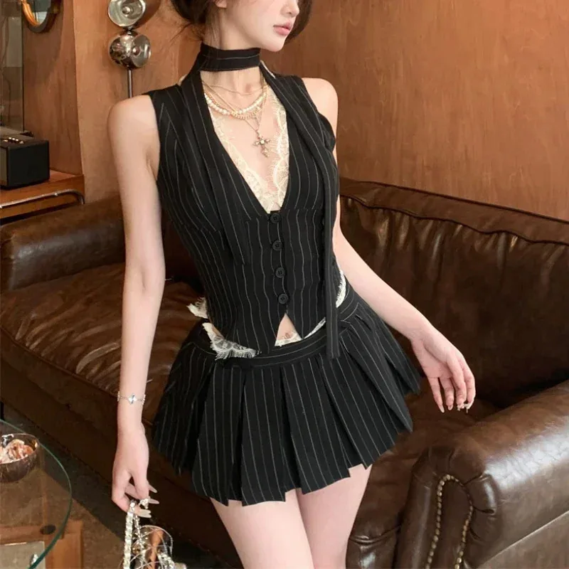 

2024 Summer New Streetwear V-neck Lace Patchwork Striped Casual Camisole Women + High Waist Pleated A-line Skirt Two Pieces Suit