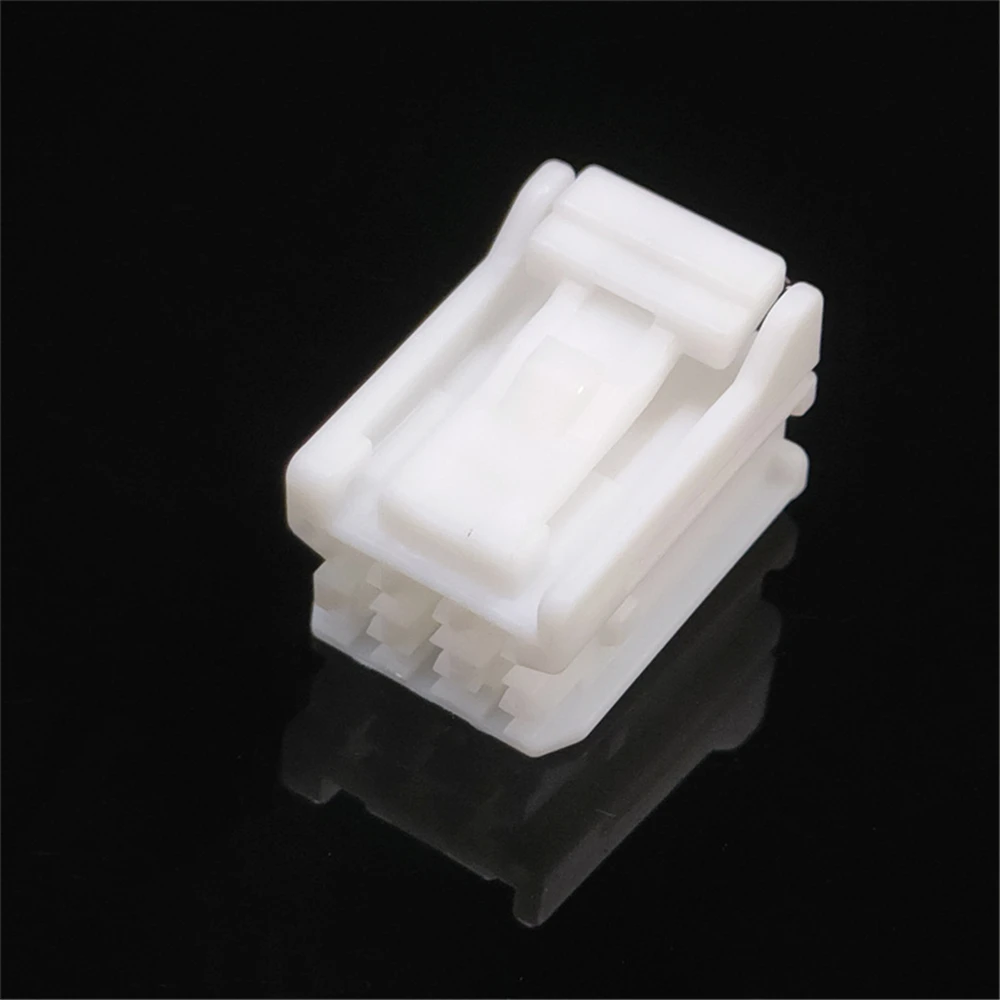 6098-7379 6Pin Unsealed Automotive Connector Female EE Series 1.5mm PBT Natural for Wiring