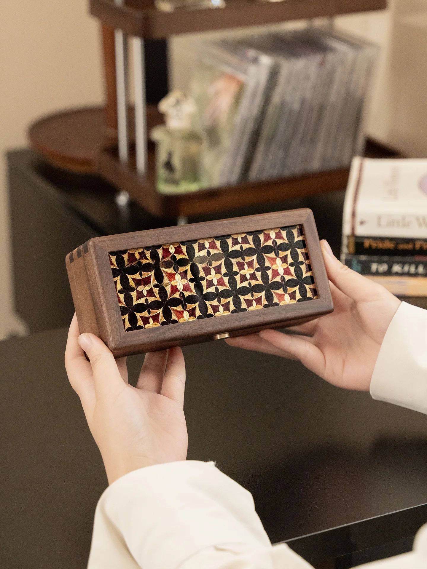 

Элитная деревянная шкатулка для украшений ручной работы в винтажном стиле, большая вместимость, для хранения браслетов, с антиоксидантным покрытием, деревянный ящик для расчесок