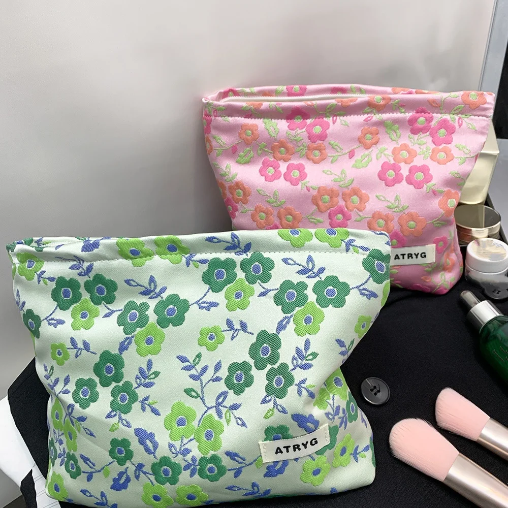 

Cute Flower Women's Makeup Bag Large-capacity Lipstick Sanitary Napkin Storage Bag High-quality Clutch Bag Portable Toiletry